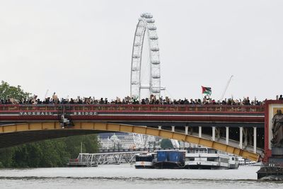 Weight restrictions added to another London bridge due to safety fears