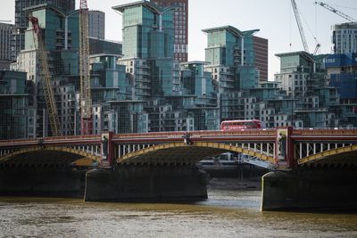 Weight restrictions imposed on another London bridge impacting hundreds of motorists a day