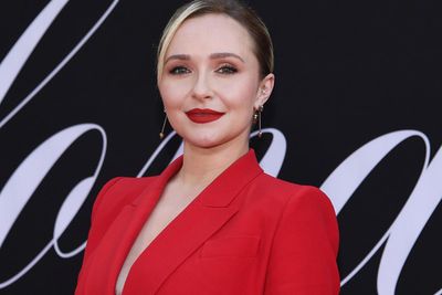 Hayden Panettiere says she was ‘put into bed’ with ‘very famous’ ‘undressed’ actor when she was 18
