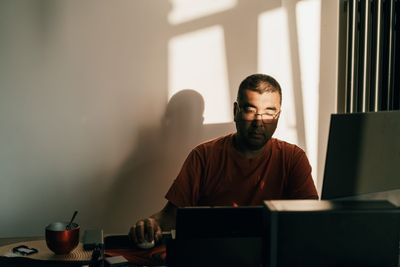 AI chatbots are becoming mental health tools before they are ready