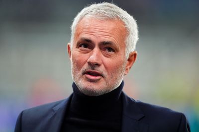 Iker Casillas opposes Jose Mourinho return as Florentino Perez rounds on critics
