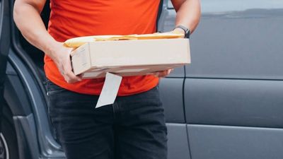 DoorDash driver’s delivery instructions changed 3 times while he was standing on the porch. The last message the customer sent said, ‘next time, don’t stop at the door’