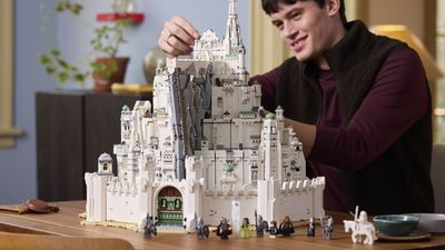 Lego Minas Tirith might be the most damn impressive Lego set I've ever seen