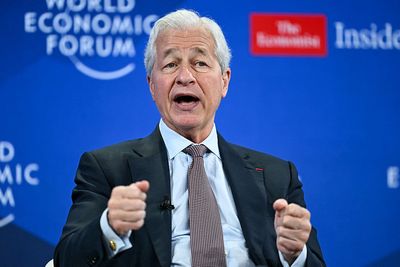 CEO of major US bank issues Starmer threat over $3bn Canary Wharf skyscraper