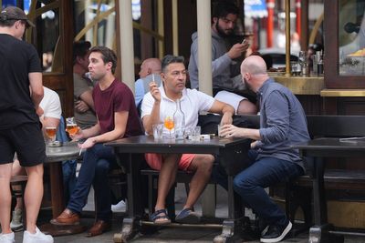 Majority of Britons would back a smoking ban in pub gardens