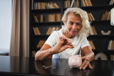 The Banking Rules That Quietly Delay Early Retirement for Millions of Older Americans