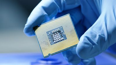 SNDK Stock Alert: SanDisk Falls Amid Broader Chip Pullback