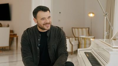 My obsession with Elvis is 'almost like a drug': EMIN shoots the breeze on love for king of pop