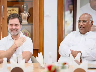 Rahul Gandhi meets Mallikarjun Kharge for final discussion to pick Kerala's next chief minister