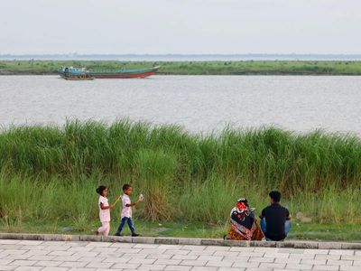 Bangladesh approves project to 'negate negative impact' of India's Farakka Barrage