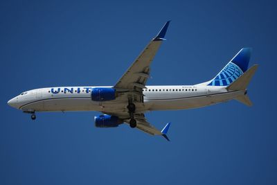 United flight attendants ratify 5-year contract with 31% pay hike and boarding pay