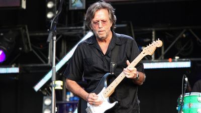 Eric Clapton’s Madrid show cut short after a fan’s shocking mid-concert attack with a vinyl record