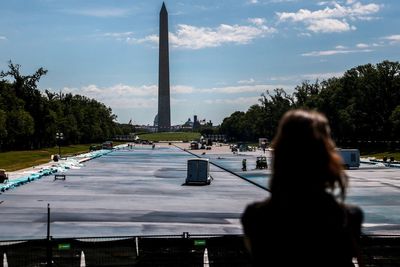 Trump’s ‘pool guy’ has nothing to do with Lincoln Memorial paint job, Interior Secretary admits, as he defends no-bid $13M contract