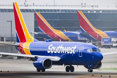 NTSB urges airlines to train their pilots to deal with smoke in the cockpit