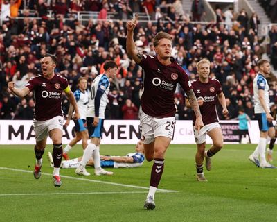 ‘Disgusting’: Hearts see off Falkirk but McInnes fumes as late Celtic penalty tilts title race