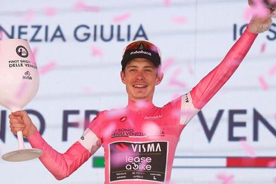 Who is leading the Giro d'Italia 2026? Jonas Vingegaard moves into the pink jersey after stage 14 victory