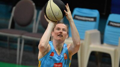 Whitcomb makes WNBL comeback, Capitals sign Olympian