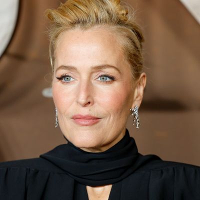 So We're All Obsessed With Gillian Anderson's Big, Fluffy Curls, Right?