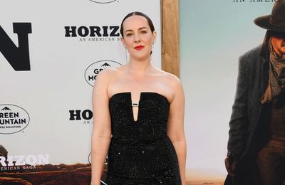 Jena Malone 'stole a school bus' while shooting Saved!