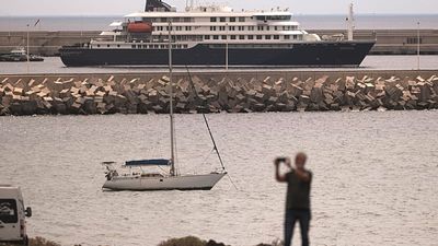 American doctor who helped patients on hantavirus-hit cruise ship cleared to leave isolation