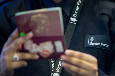 Passport e-gate access changed to include 1.5 million additional children
