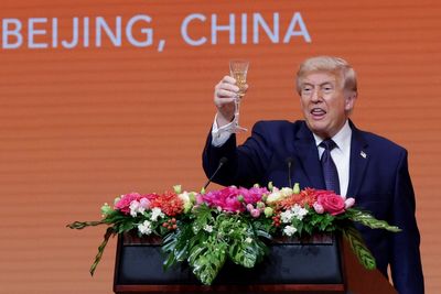 Trump praises ‘special relationship’ with China as he invites Xi to White House