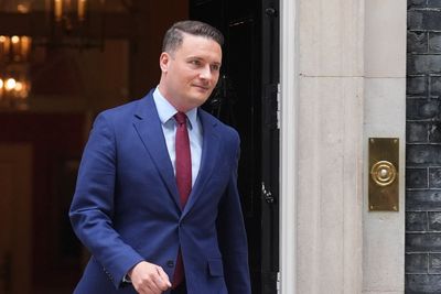 Labour turmoil intensifies with sniping over possible Streeting leadership bid