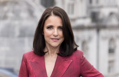Julia Louis-Dreyfus breaks down 'awkward' Stephen Colbert kiss on the Late Show