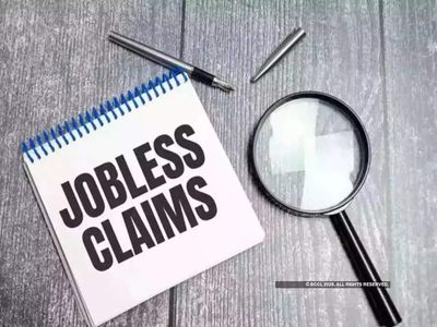 US weekly jobless claims increase moderately, labor market remains stable