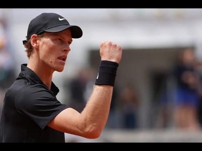 Sinner breaks Djokovic's record with 32nd straight Masters win to reach Italian Open semifinals