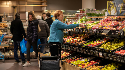 Americans Hit by Sharpest Grocery Price Rise in 4 Years — Tomatoes Jump 39%, Seafood Up 6%