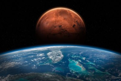 Robotic Nasa aircraft to fly near Mars for crucial gravity boost midway through six-year journey