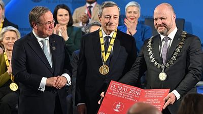 "Super Mario" celebrated for defending the euro and European unity