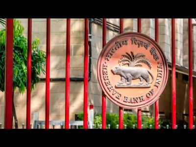 RBI accepts 2 core investment companies' applications for surrendering registration