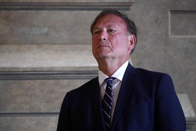 Watchdog groups urge Senate to investigate Samuel Alito over oil stock conflicts