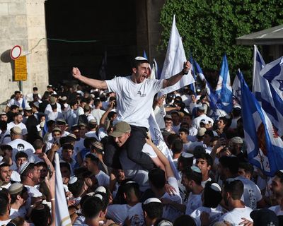 Israeli nationalists chant ‘death to Arabs’ in violent Jerusalem Day march