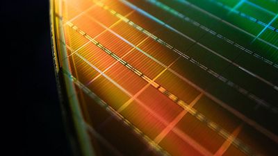 AMD reaches 46% of server x86 CPU revenue — Intel still controls 70% of the consumer PC market share