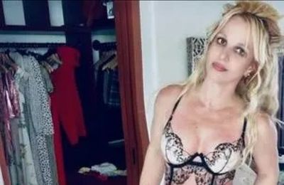 Britney Spears denies claims she had ‘knife-wielding, barking meltdown’ at restaurant
