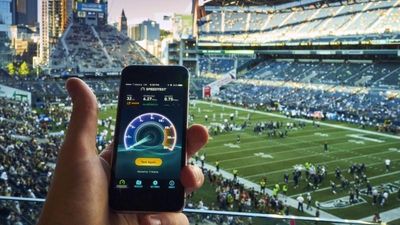 McLaughlin: Why Many CFB Stadiums Need Better WiFi