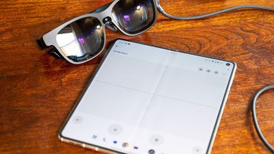 A pair of smart glasses turns your Razr Fold into a full-fledged laptop