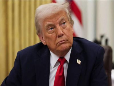 Trump defends Chinese students in US