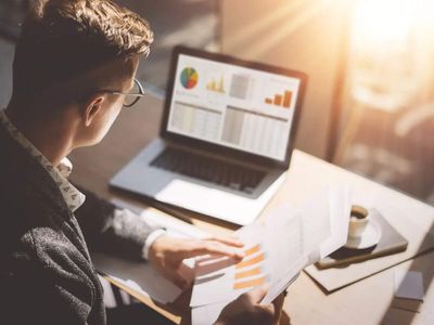 Capitalmind Flexi Cap Fund exits RIL and 2 others, hikes stake in Titan Company, MCX and 16 other stocks in April