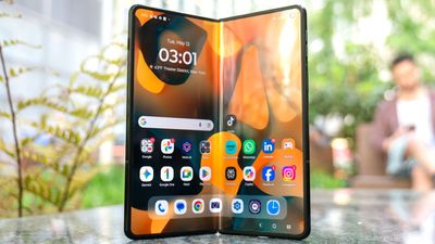 I tested the Motorola Razr Fold for a week and it’s unbelievable — Samsung, you’ve met your match