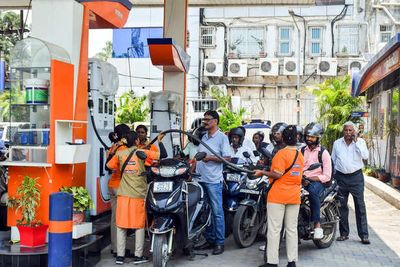 Are Petrol Pumps Really Closing Every Sunday?
