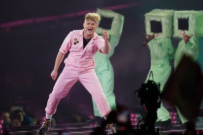 ‘Bonkers’: Eurovision viewers react to UK entry Look Mum No Computer’s performance