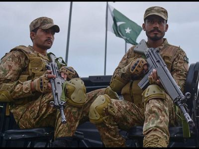 Eight Pakistani troops killed in nighttime storming of border outpost
