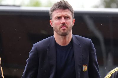 Michael Carrick gives fresh hint over when his Man United future will be decided