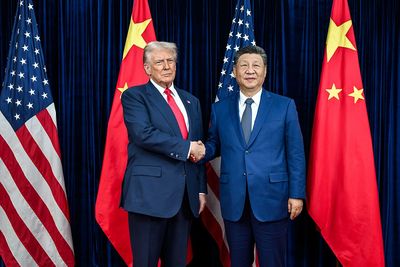 Video Catches 'Unfit' Donald Trump Struggling On Stairs As Xi Jinping Steps In To Assist Him