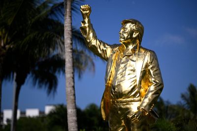 Trump’s giant gold statue has divided members at his golf course: ‘I wouldn’t put one in my home’
