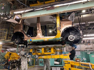 U.S. Factory Output Picks Up In April As Auto Production Surges Amid Supply Risks